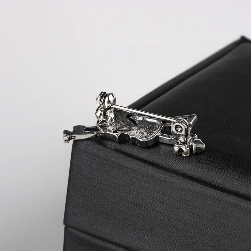 Korean Fashion Metal Crystal Violin Brooch Jewelry Luxury Music Equipment Classic Lapel Pins Gifts for Teacher Men Accessories