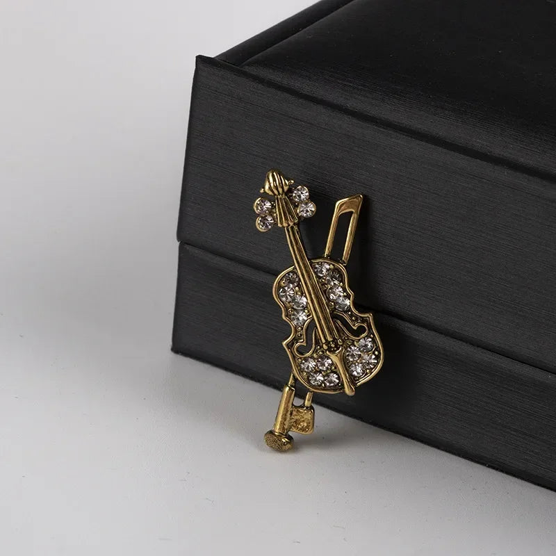 Korean Fashion Metal Crystal Violin Brooch Jewelry Luxury Music Equipment Classic Lapel Pins Gifts for Teacher Men Accessories