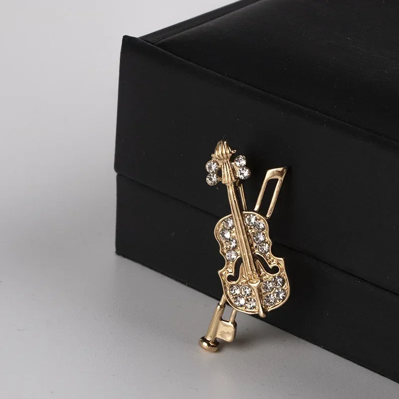 Korean Fashion Metal Crystal Violin Brooch Jewelry Luxury Music Equipment Classic Lapel Pins Gifts for Teacher Men Accessories